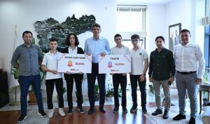 kartepe-belediyesi-genc-akademi-ogrencileri-itu-robot-olimpiyatlarinda-birincilik-elde-ederek-buyuk-bir-basariya-P6lewu12.jpg