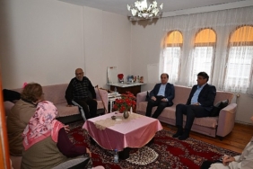 Kartepe’de Büyüklere Gönül Ziyareti