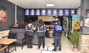 kartepe-zabitasindan-menu-ve-fiyat-denetimi-TmX1uBid.jpg