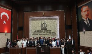 kecioren-belediyesi-meclisinde-duzenlenen-ozel-oturumla-meclis-faaliyetleri-genclere-devredildi-wVPvtYZV.jpg