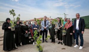 kecioren-belediyesi-tarafindan-tarimsal-uretimi-desteklemek-icin-205-bin-fide-ciftcilere-dagitildi-BcjmfD1S.jpg
