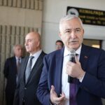 kemalpasa-belediye-baskani-mehmet-turkmen-belediye-calisanlari-ile-bir-araya-gelerek-yeni-donemde-onemli-sUWHLmgK.jpg