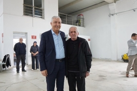 kemalpasa-belediyesi-zeytinyagi-fabrikasinda-zeytinyagi-sikim-islemleri-basladi.jpg