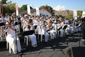 Kemer Belediyesi Cumhuriyet Orkestrası'ndan Çıralı’da konser