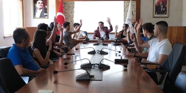 kemer-belediyesi-genclik-meclisi-ilk-toplantisini-gerceklestirdi.jpg