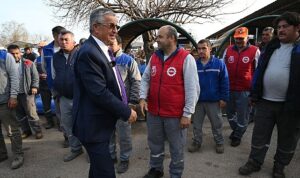kemer-belediyesinde-en-dusuk-isci-maasi-23-bin-375-lira-oldu-OrTrdfRq.jpg