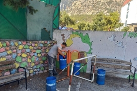 kemer-belediyesinden-okullarda-temizlik-calismasi.jpg