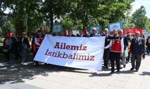 kocaeli-tek-ses-biz-buyuk-bir-aileyiz-mbY38AjP.jpg