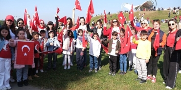 kocaelide-binler-cumhuriyet-askina-kostu.jpg