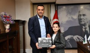 koltugunu-10-yasindaki-derene-birakan-cigli-belediye-baskani-onur-emrah-yildiz-cocuklarin-aydinlik-zihinleri-kzmTHxRv.jpg