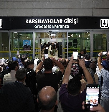 Konya Büyükşehir’in Vefa Umresi’nde İkinci Kafile Umre İbadetini Tamamlayıp Şehre Döndü