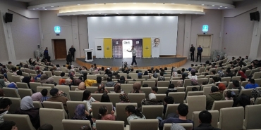 konya-buyuksehirin-ilce-sehir-konferanslari-bu-yil-da-dolu-dolu.jpg