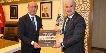 konya-valisi-ibrahim-akin-selcuklu-belediye-baskani-ahmet-pekyatirmaciyi-ziyaret-etti.jpg