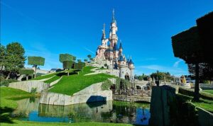 masallar-diyari-disneylandi-kesfetmek-icin-acele-et-RcTx95ys.jpg