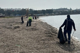 mavisehir-sahilinde-detayli-temizlik-calismasi-yapildi.jpg