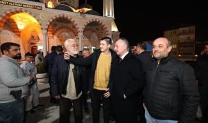 mehmet-ali-pasa-merkez-caminde-ilk-teravih-p7fnsUp7.jpg