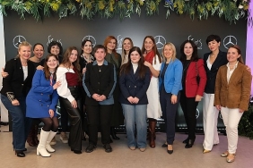 mercedes-benz-shes-mentoring-programi-gelecegin-kadin-liderlerini-destekliyor.jpg