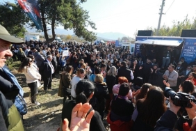 meryem-ana-evi-gelirleri-icin-yasal-surec-devam-ediyor-halkin-destegi-suruyor.jpg