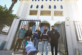 meryem-ana-evi-otopark-gelirleri-icin-mucadele-suruyor-imzalar-teslim-edildi.jpg