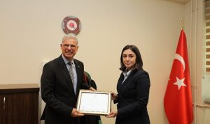 mudanya-belediye-baskani-deniz-dalgic-mazbatasinin-ardindan-mudanya-belediyesi-yildiztepe-yerleskesi-bahcesinde-duzenlenen-torenle-8zdddeqv.jpg
