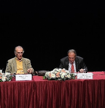 'Mütefekkir Bir Muharririn Dünyası' Peyami Safa sempozyumunun ilk oturumunda Peyami Safa'nın Romancılığı hakkında konuşuldu!