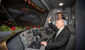 narlidere-metrosunda-kaymakamlik-istasyonu-da-acildi-AKG2l3Zl.jpg