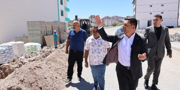 nevsehir-belediye-baskani-rasim-ari-mehmet-akif-ersoy-mahallesinde-gerceklestirilen-altyapi-calismalarini-inceledi.jpg