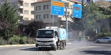 nevsehir-belediyesi-hafta-sonu-tum-birimleriyle-saha-da-altyapi-ve-ustyapi-calismalarini-surduruyor.jpg