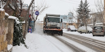 nevsehir-belediyesi-karla-mucadele-calismalari-araliksiz-suruyor.jpg