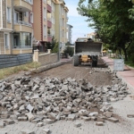 nevsehir-belediyesi-tarafindan-guzelyurt-mahallesindeki-dort-ayri-sokakta-yol-ve-yaya-kaldirimi-yenileme-calismasi-baslatildi.jpg