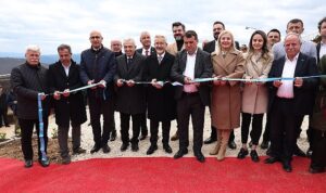 nilufer-belediyesi-gungorende-1-megawat-kapasiteli-gunes-enerji-santralini-hizmete-acti-xxlQjEMO.jpg