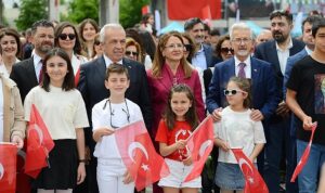 niluferde-23-nisan-bayrami-coskusu-doyasiya-yasandi-TyJYd5i1.jpg