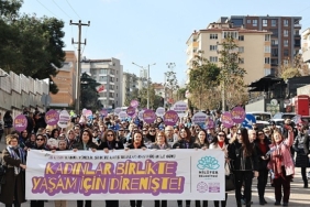 niluferli-kadinlardan-siddete-karsi-tek-ses.jpg