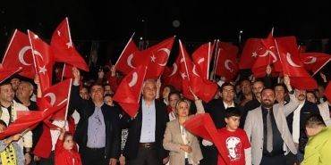 odemis-cumhuriyet-icin-tek-yurek-oldu.jpg