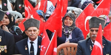 odemis-dikili-ve-torbalida-cumhuriyet-bayrami-coskuyla-kutlandi.jpg