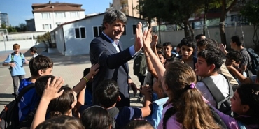 ogrencilerden-kocamana-sevgi-seli.jpg