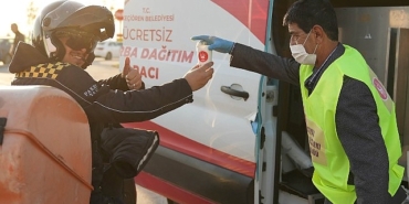 ogrencilere-ve-ise-gidenlere-sicak-corba.jpg