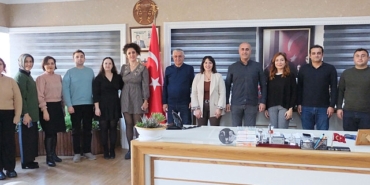 ogretmenler-baskan-topaloglunun-yeni-yilini-kutladi.jpg