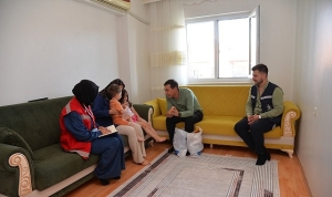 oksuz-ve-yetim-cocuklarin-yuzleri-guldu.jpg