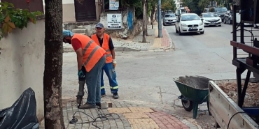 osmangazi-belediyesi-kukurtlu-caddesindeki-yipranan-trafik-levhalari-ve-uyari-isaretlerini-yeniledi.jpg