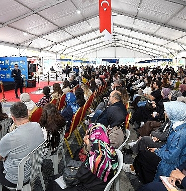 Osmangazi Kitap Günleri’nde Edebiyat, Psikoloji ve Bilim Konuşuldu