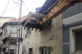 osmangazililerin-guvenligi-icin-metruk-binalar-yikiliyor.jpg
