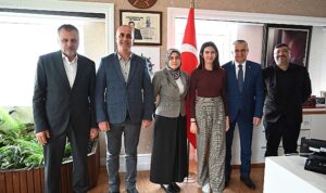 ozturkten-baskan-topalogluna-ziyaret-21e6PWHx.jpg