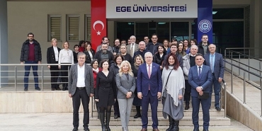 rektor-budak-arastirma-kapasitemizi-ve-bilimsel-uretkenligi-artirmak-icin-el-birligi-ile-calisiyoruz.jpg