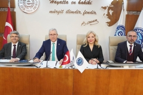 rektor-prof-dr-budak-eu-ailesinin-yeni-yilini-kutladi.jpg