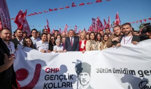 samsunda-19-mayis-coskusu-baskan-tugay-kortej-yuruyusu-ve-torene-katildi-U1GZ15V8.jpg