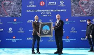 sehir-hastanesi-tramvay-hatti-torenle-acildi-HaaP3Myz.jpg