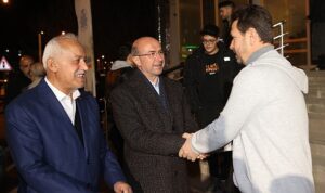 selcuklu-belediyesinin-her-yil-ramazan-ayinda-ilce-sakinlerinin-coskusuna-ortak-oldugu-teravih-bulusmalari-ilk-UCu1gqld.jpg