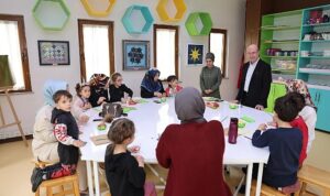 selcuklu-sanat-ve-tasarim-atolyesinde-anne-ve-cocuklari-bir-araya-getiren-selcuklu-belediyesi-cocuklar-ccnQMUyC.jpg