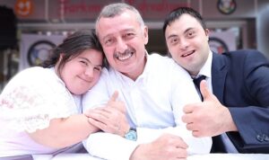 sevemeyen-bir-kalpten-daha-engelli-ne-olabilir-HfWbRJOX.jpg